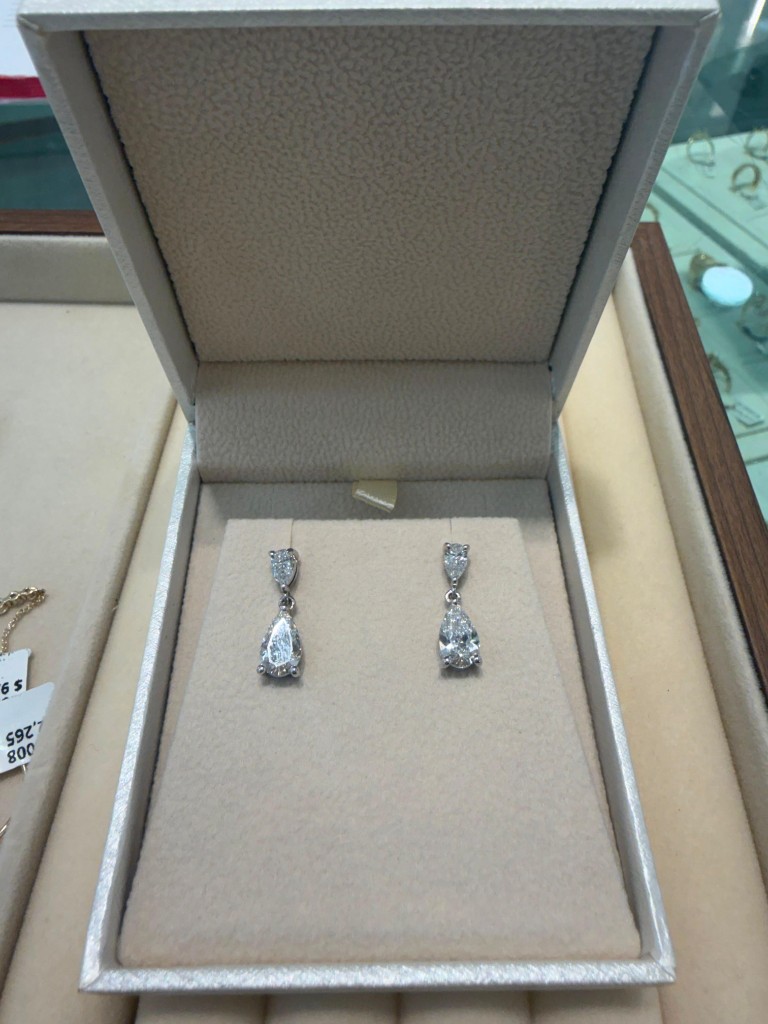 עגילי טיפה יהלום